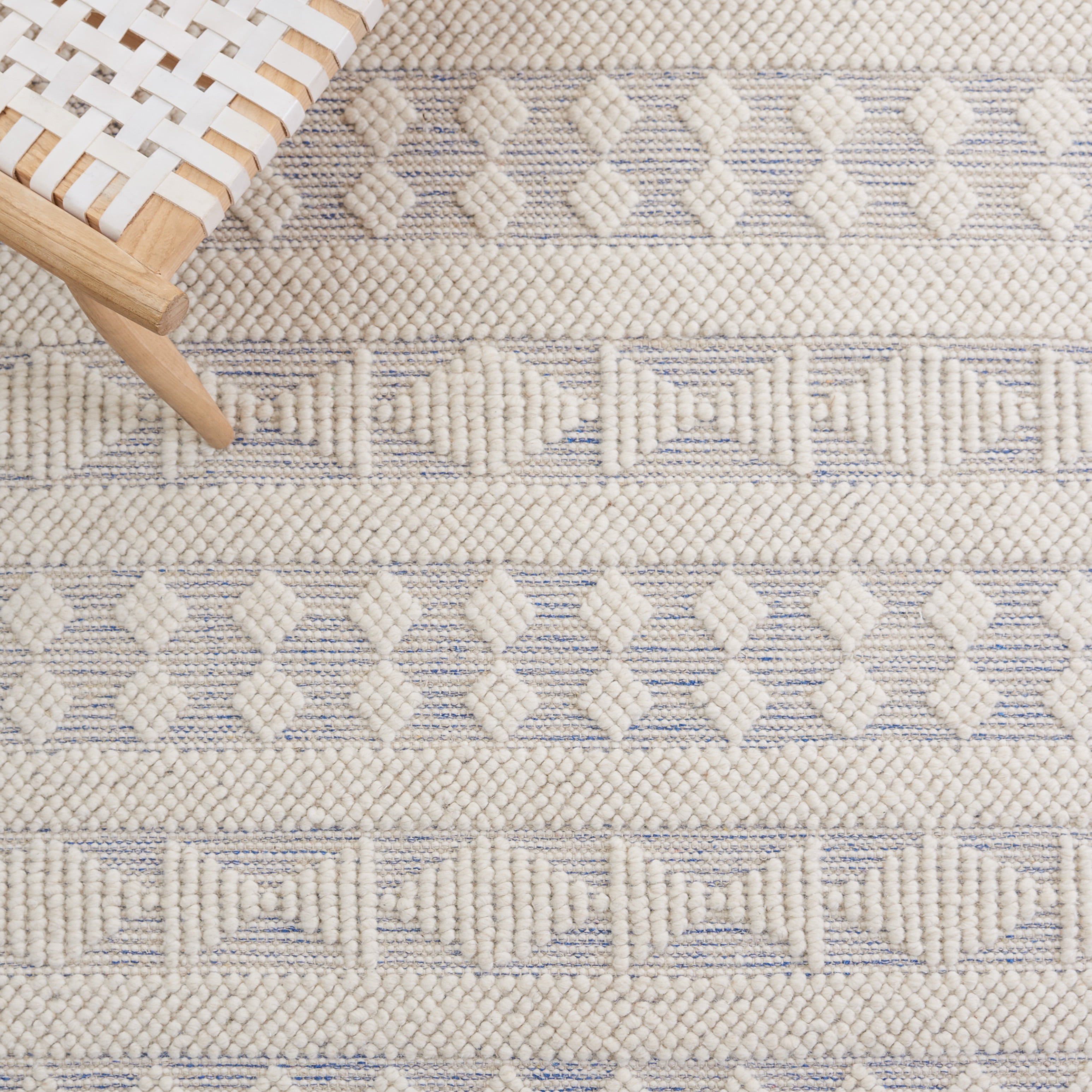 SAFAVIEH Natura Fulton Southwestern Wool Runner Rug, Ivory/Blue, 2'3" x 8'