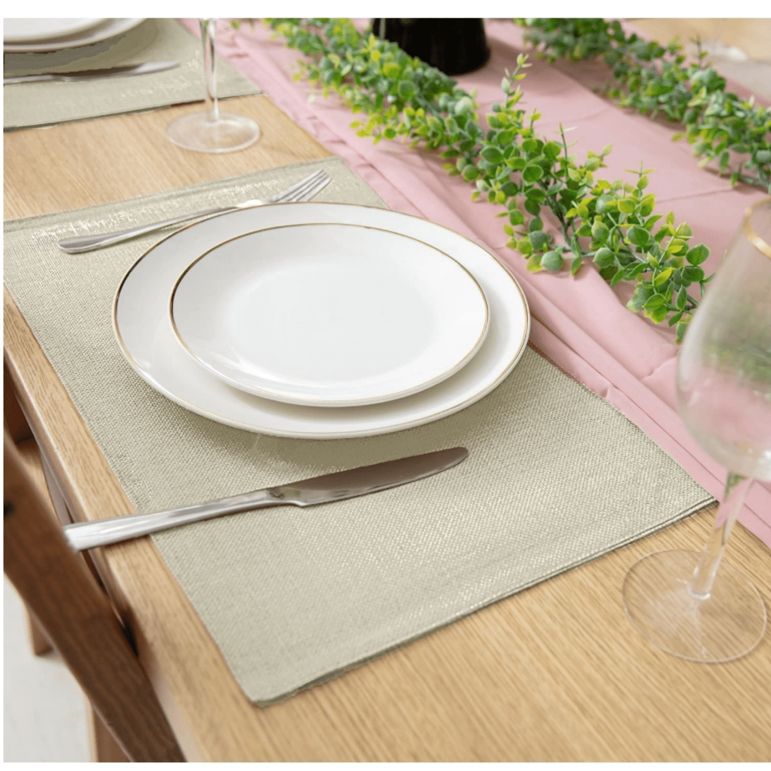 Cloth Placemats Set of 8, Linen Type Fabric Placemats Mac Placemats Heat Resistant Placemats Wrinkle Free Thick Polyester Kitchen Place Mats for Dining Table (Beige)
