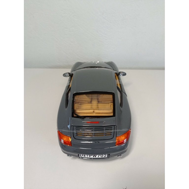 Motormax 1999 Porsche 911 (996) Carrera Coupe Grey Metallic