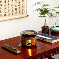 Handmade Ceramic Aromatherapy Stove, Essential Oil and Wax Melts Burner, Multi-Functional Tea Warmer, Diffuser for Teapots and Relaxation