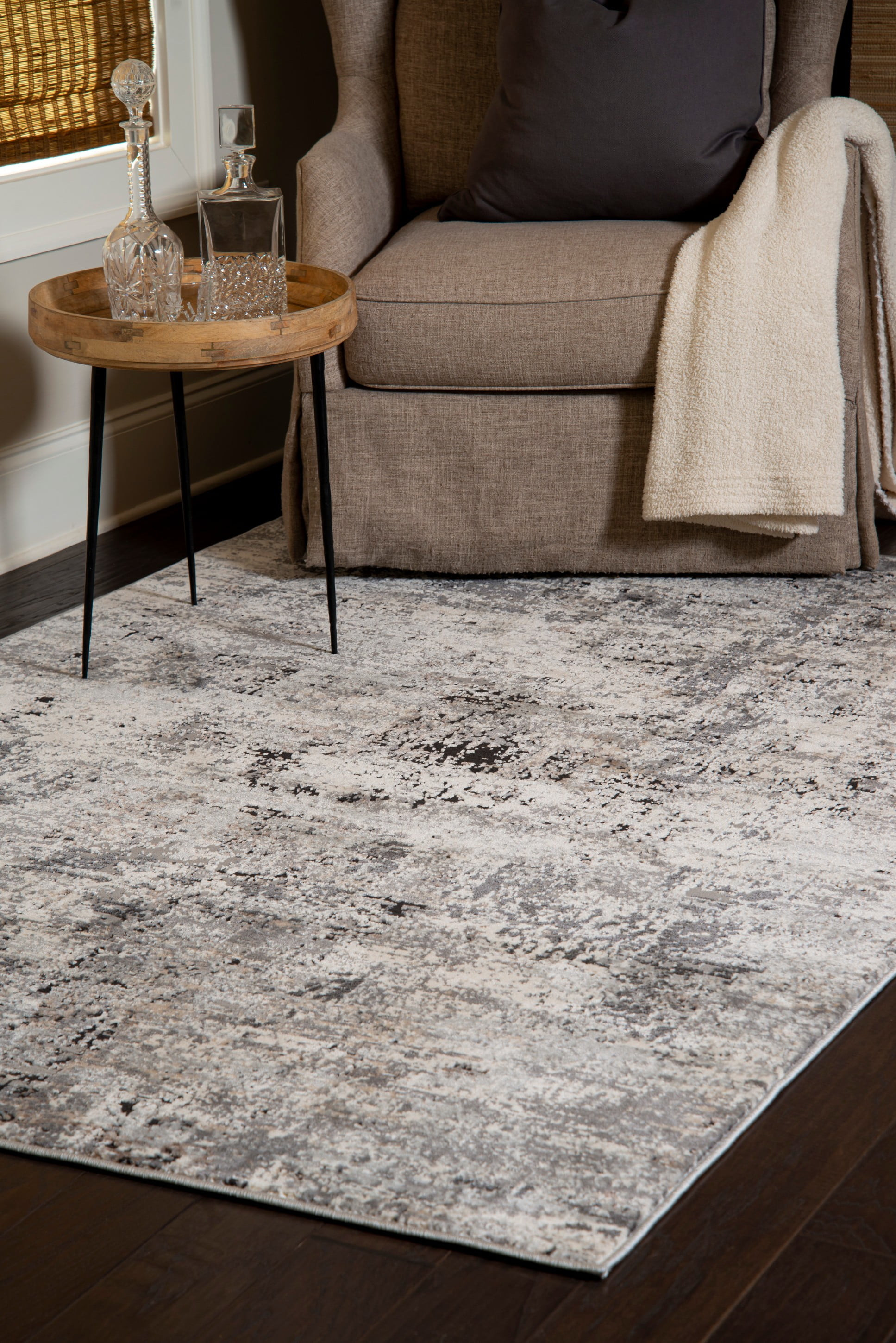 United Weavers Hyperion Calypso Transitional Abstract Round Area Rug, Charcoal, 7'10" x 7'10"