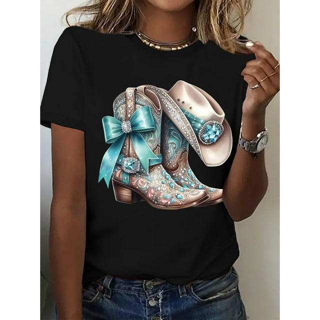 T-Shirt de Mode pour Femmes avec Imprimé de Bottes de Cowboy et Chapeau - T-Shirt Décontracté à Col Rond et Manches Courtes, Blanc avec Nœud Bleu et Design de Pierres Précieuses, Confort Toutes Saisons, Tenue Décontractée / Western / Ajustement Confortable