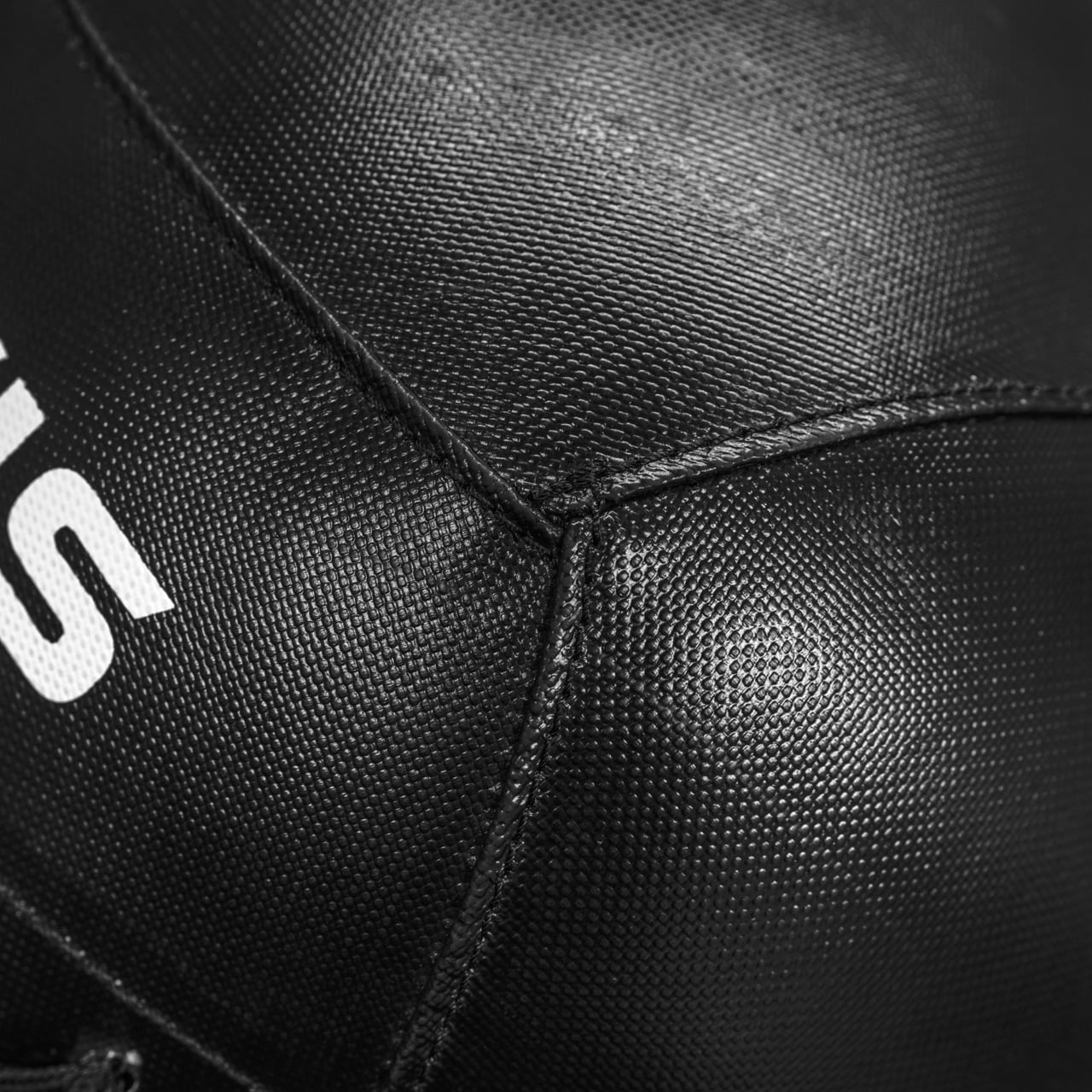 METIS Wall Balls | Ultra-Durable for Functional Training, Strength & Endurance [6.5lbs]