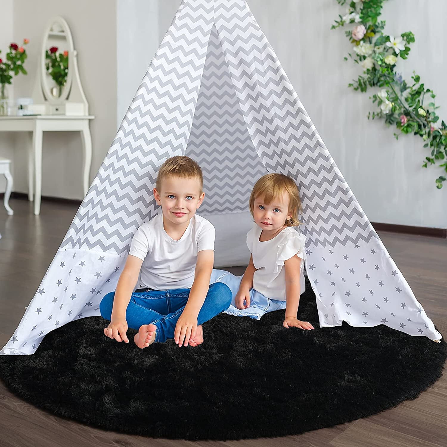 Junovo Luxury Round Fluffy Area Rugs for Bedroom Kids Girls Room Nursery,Super Soft Circle Rug,Cute Shaggy Carpet For Living Room,5'x5',Black