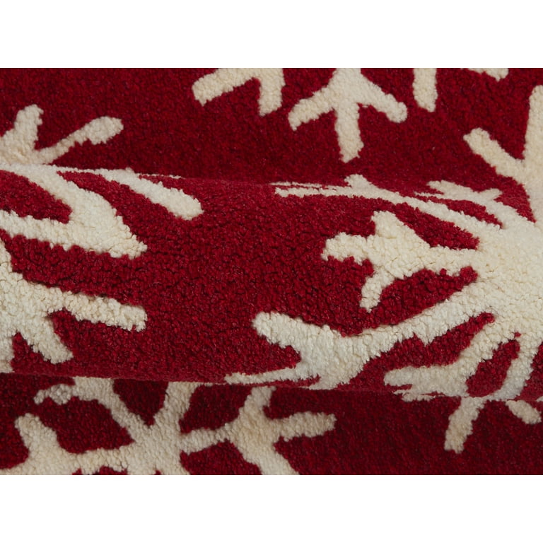 Indoor/Outdoor Snowflakes Holiday Hooked Accent Rug