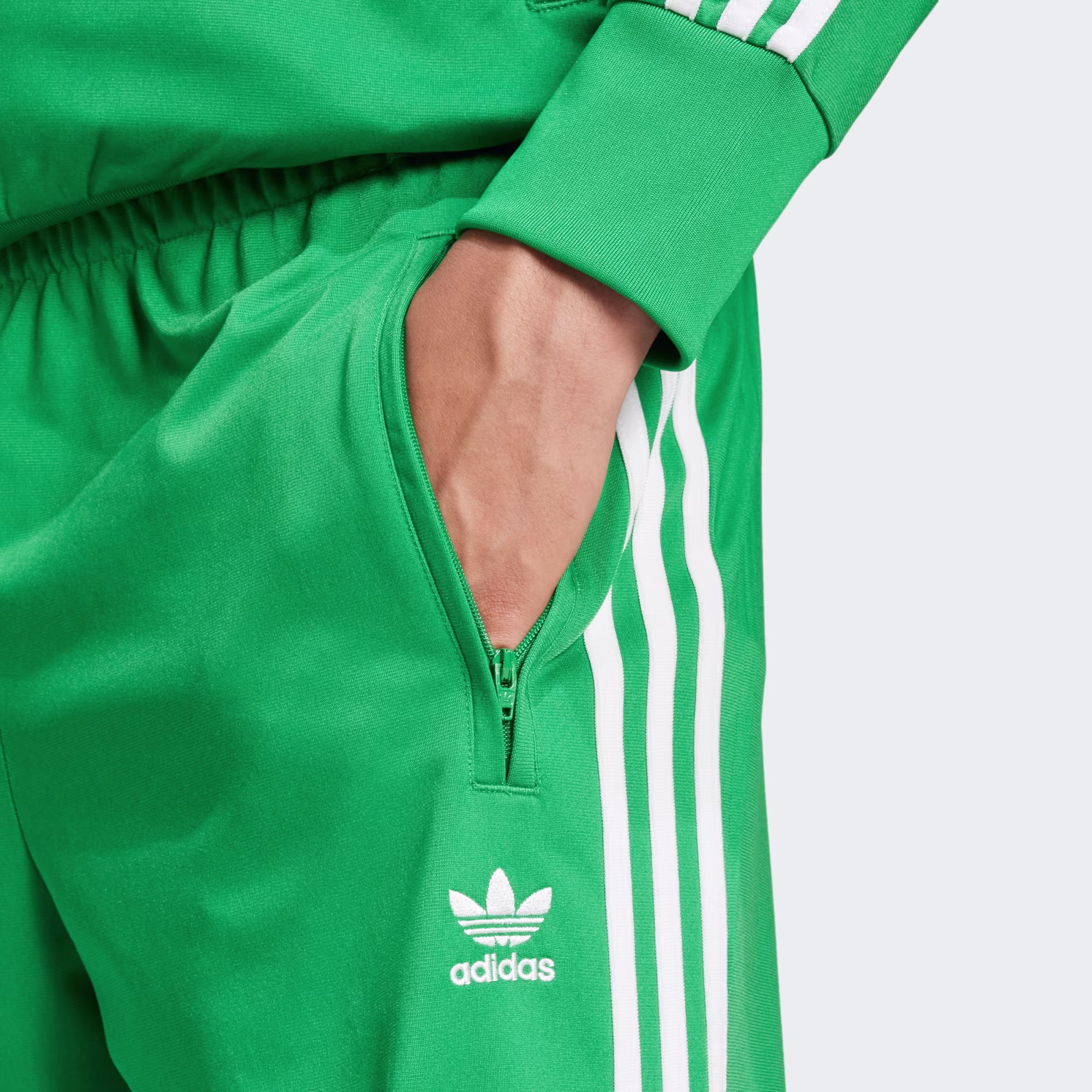thumbnail image 4 of Pantalón Adidas Adicolor Classics Firebird Hombre Verde Track, 4 of 5