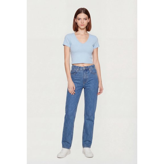 Women's Short Sleeve V Neck Cropped Tee