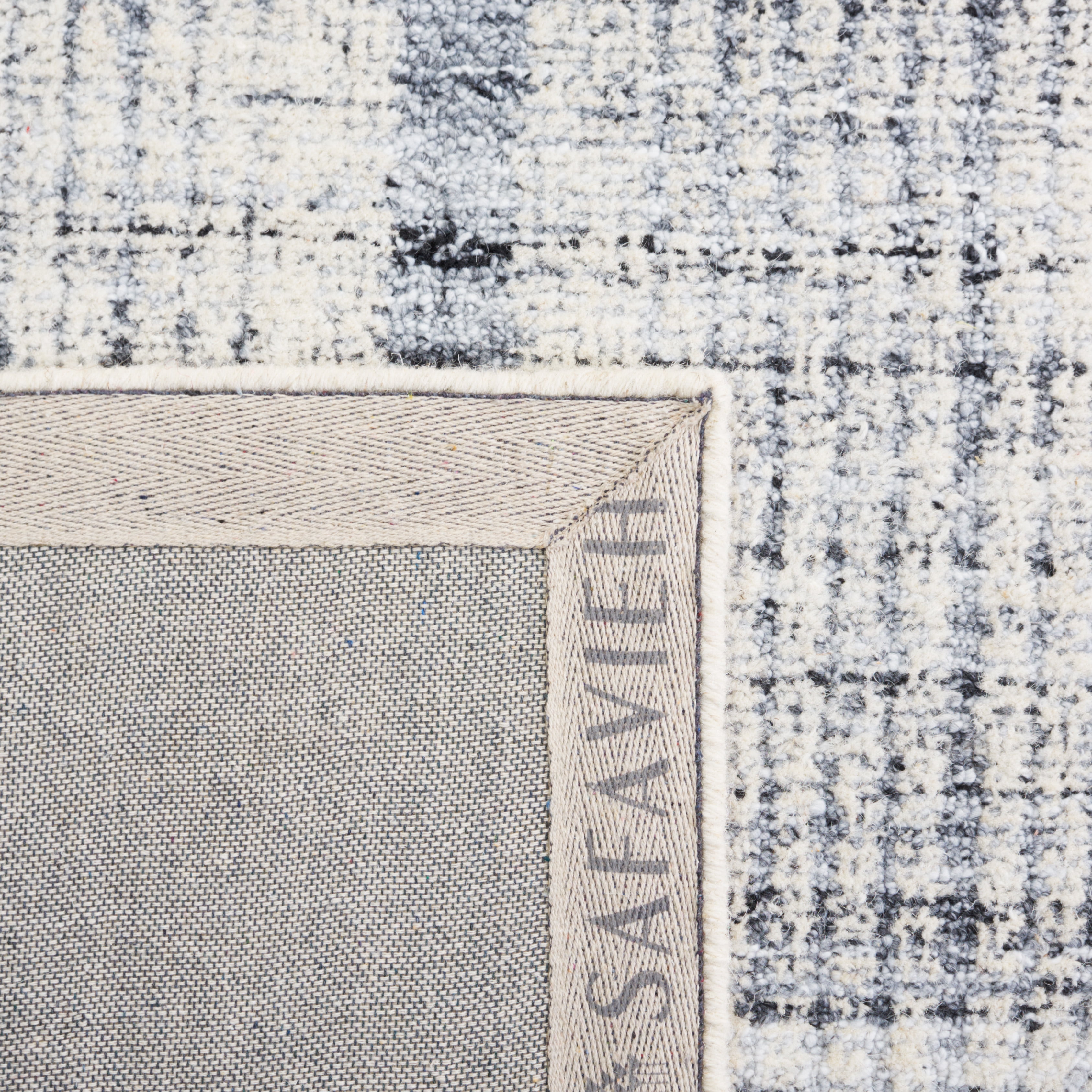SAFAVIEH Metro Bayon Bordered Area Rug, Light Grey/Ivory, 8' x 10'