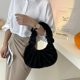 thumbnail image 1 of Bolsa Moda mujer felpa plisada hombro axila invierno bolsos (negro) JShteea Para Estrenar, 1 of 9