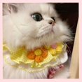 thumbnail image 2 of CHAO (Margaritas doradas) Babero pequeño bordado triángulo ropa de moda traje con baberos ajustables para mascotas accesorios para perros bufanda clásica gato gatos mascotas vestido, 2 of 3