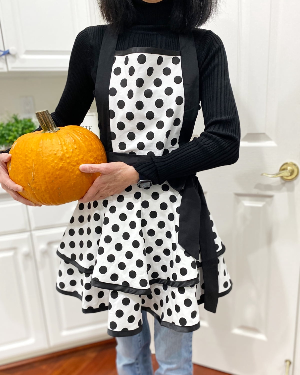 Wrapables Classic Vintage Apron, Sexy Cooking Apron, Black Dot