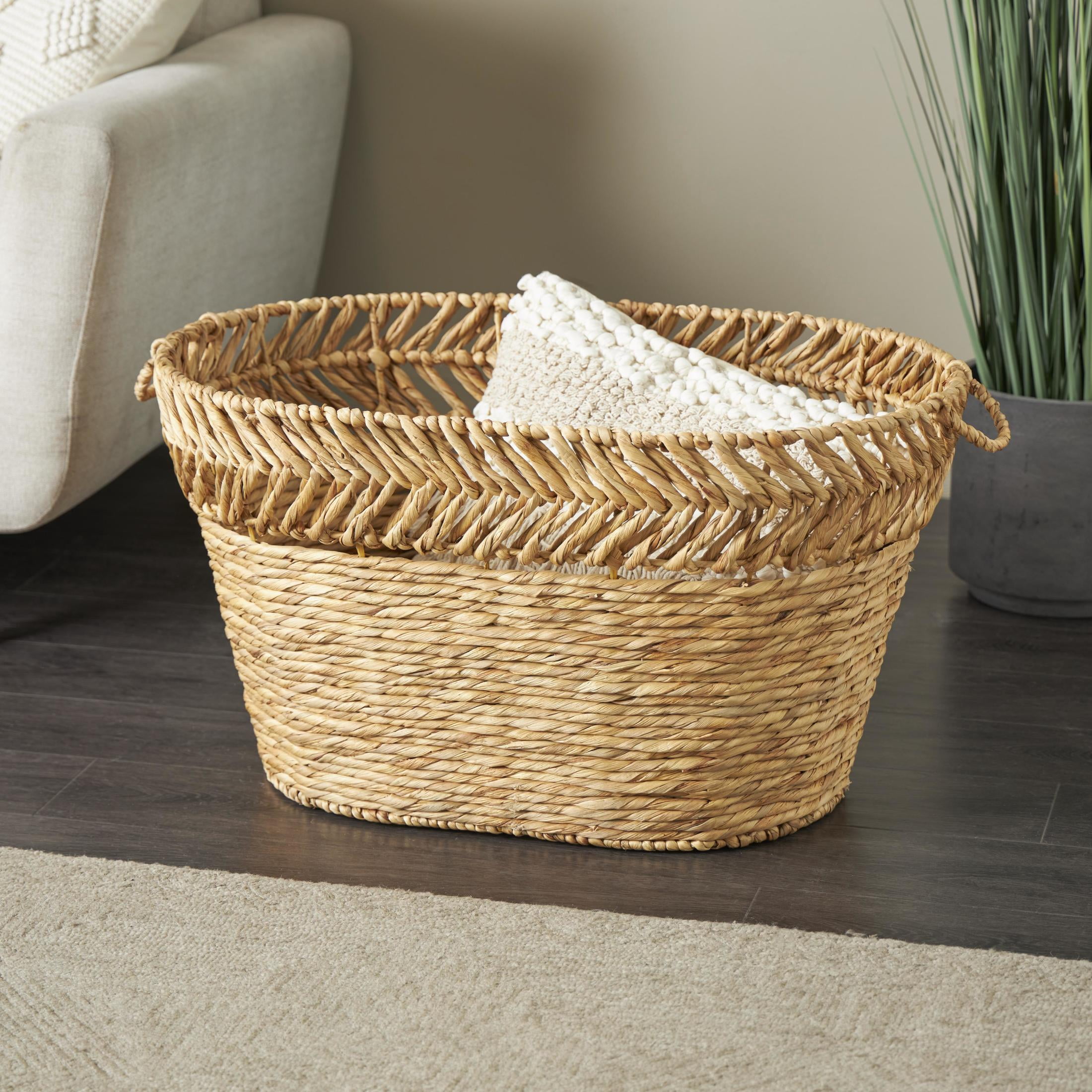 DecMode 30" x 17" Brown Seagrass Handmade Large Woven Oval Storage Basket with Zig Zag Patterned Rim, 1-Piece