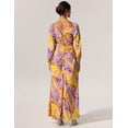 thumbnail image 3 of Vestido largo con estampado floral de diamantes y hombros descubiertos de Tsukko, 3 of 5