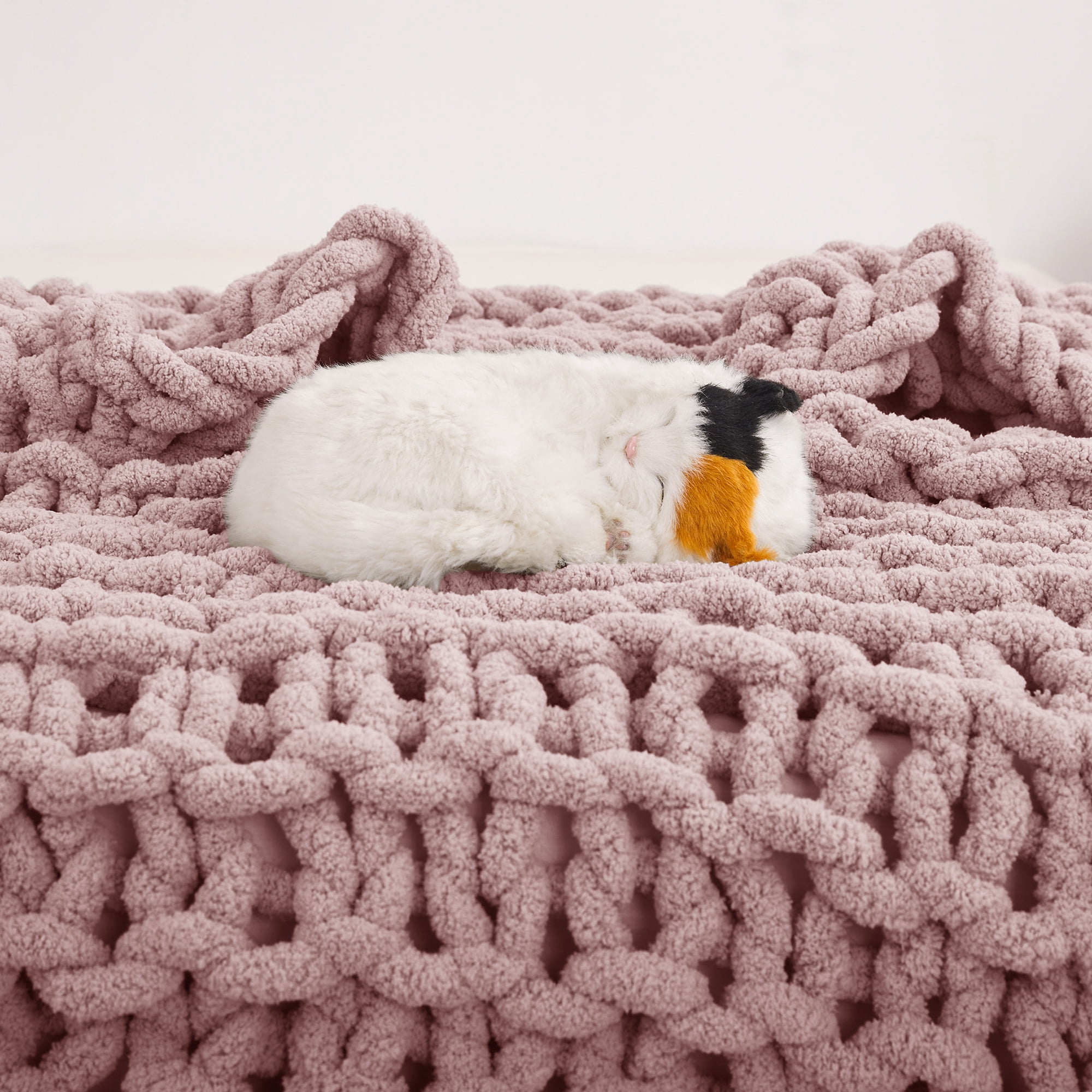 Mooreeke Chunky Knit Blanket 40"x50" Pink Soft Washable Chenille Throw Blanket Cozy 100% Handmade Crochet Blankets with Jumbo Chenille Yarn for Couch Bed Sofa Room Decor