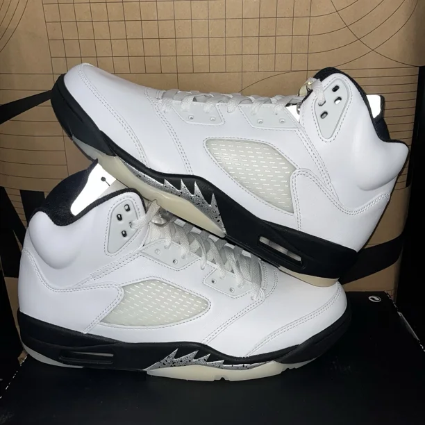 NEW N I-K-E A i r-Jor-dan 5 Retro Metallic Silver White Black NBY DD0587-110 Size 11.5