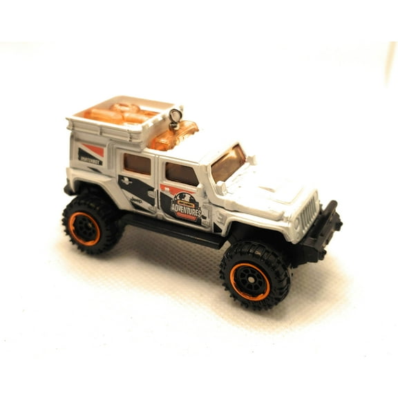 Christmas Ornament for Jeep Wrangler Superlift White