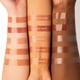 thumbnail image 5 of Bálsamo labial ICONIC LONDON Melting Touch, hidratante, vegano, sin tirantes, 5 of 5