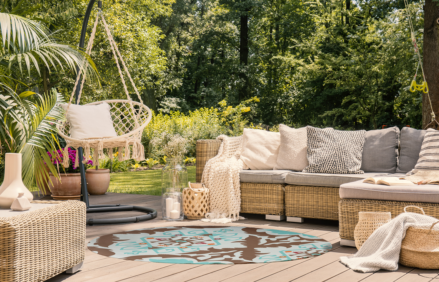 Simply Daisy 5' Round Light Blue Bombay Medallion Spring Chenille Indoor/Outdoor Rug