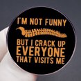 thumbnail image 3 of Broche de aleación con diseño divertido de lomo con la inscripción «I'm Not Funny But», 3 of 3