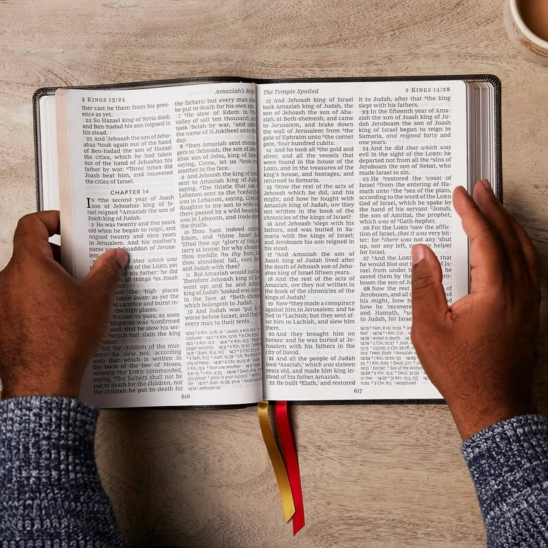 KJV Holy Bible: Super Giant Print, Large Study Edition, Black