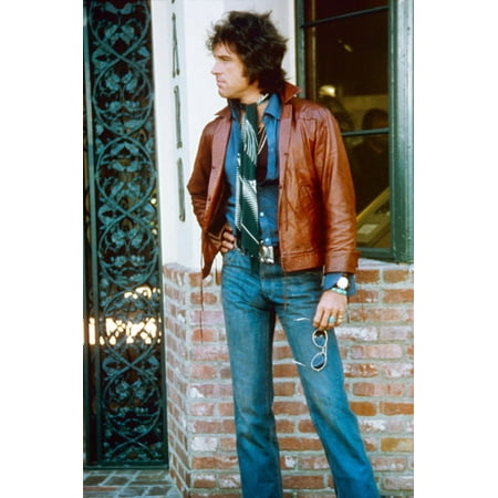 Warren Beatty in Shampoo 1970's trendy fashion jeans, leather jacket ...