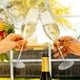 thumbnail image 3 of Copa de cristal de estilo europeo, ideal para vino tinto y para uso en la cocina., 3 of 7