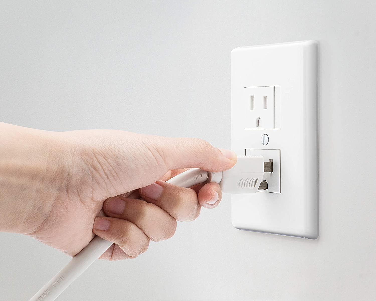 Safety Innovations Self-Closing Babyproof Outlet Covers - An Alternative To Wall Socket Plugs for Child Proofing, (Standard 1 Screw), (12-Pack), (White)