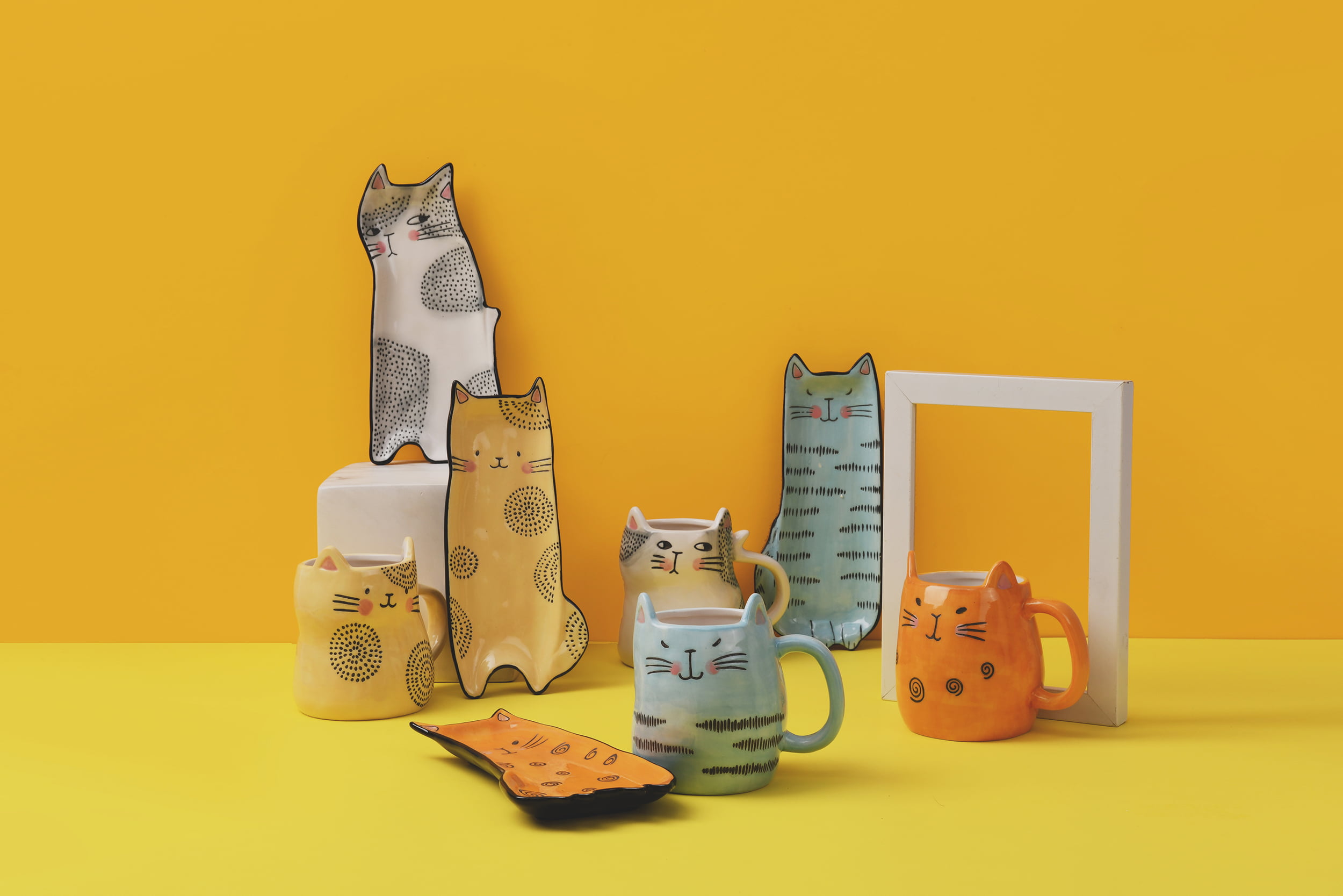 Assorted Color Set of 4 Bico Cartoon Cat Handcrafted Stoneware Ceramic 10oz Mugs