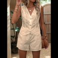 thumbnail image 4 of Conjunto de 2 Piezas con Bordado Floral y Ojales para Mujer, Pantalones Cortos de Verano, Chaleco Abotonado, Elegante e Informal para Vacaciones. Caqui XXL, 4 of 8