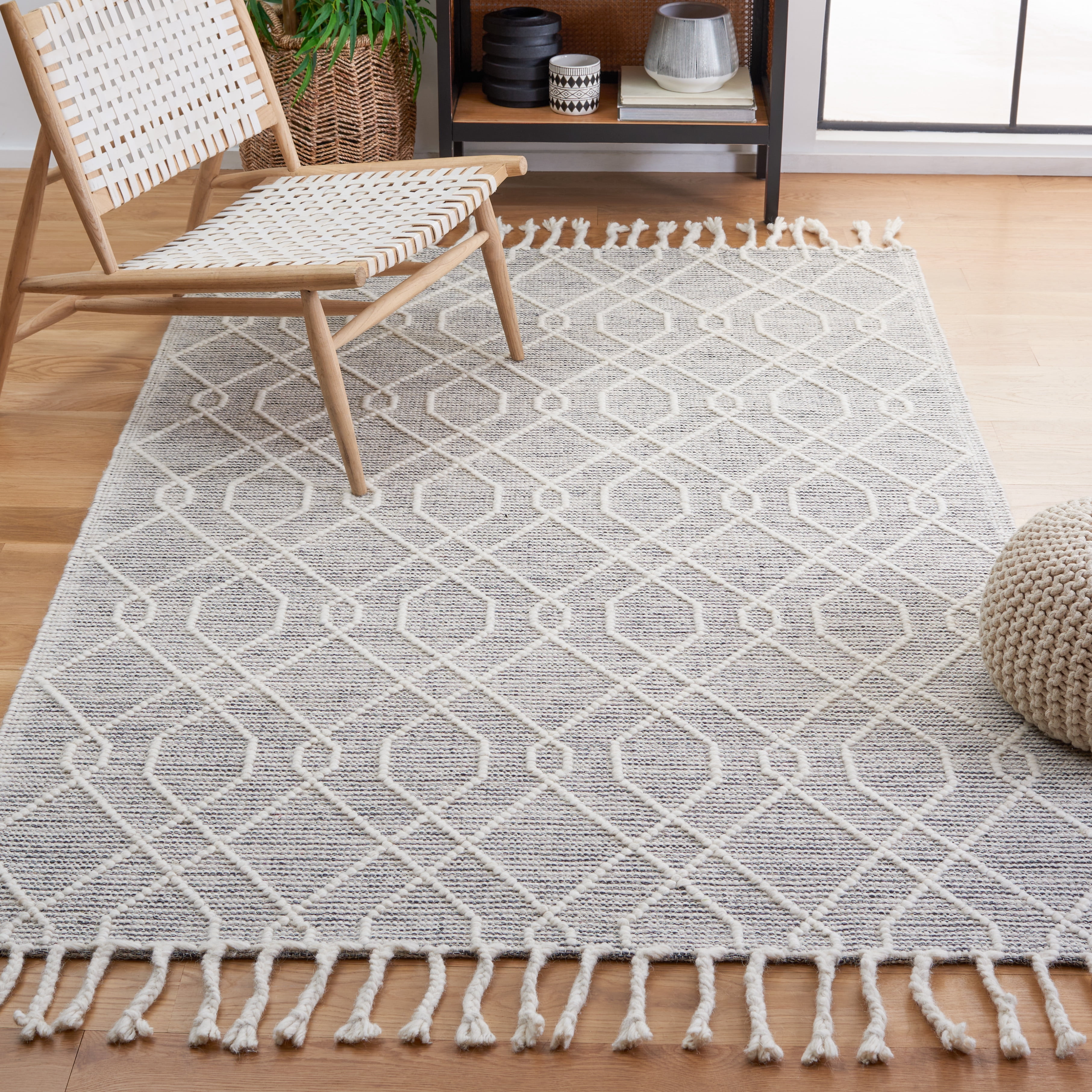 SAFAVIEH Natura Dean Geometric Wool Area Rug, Ivory/Black, 4' x 6'