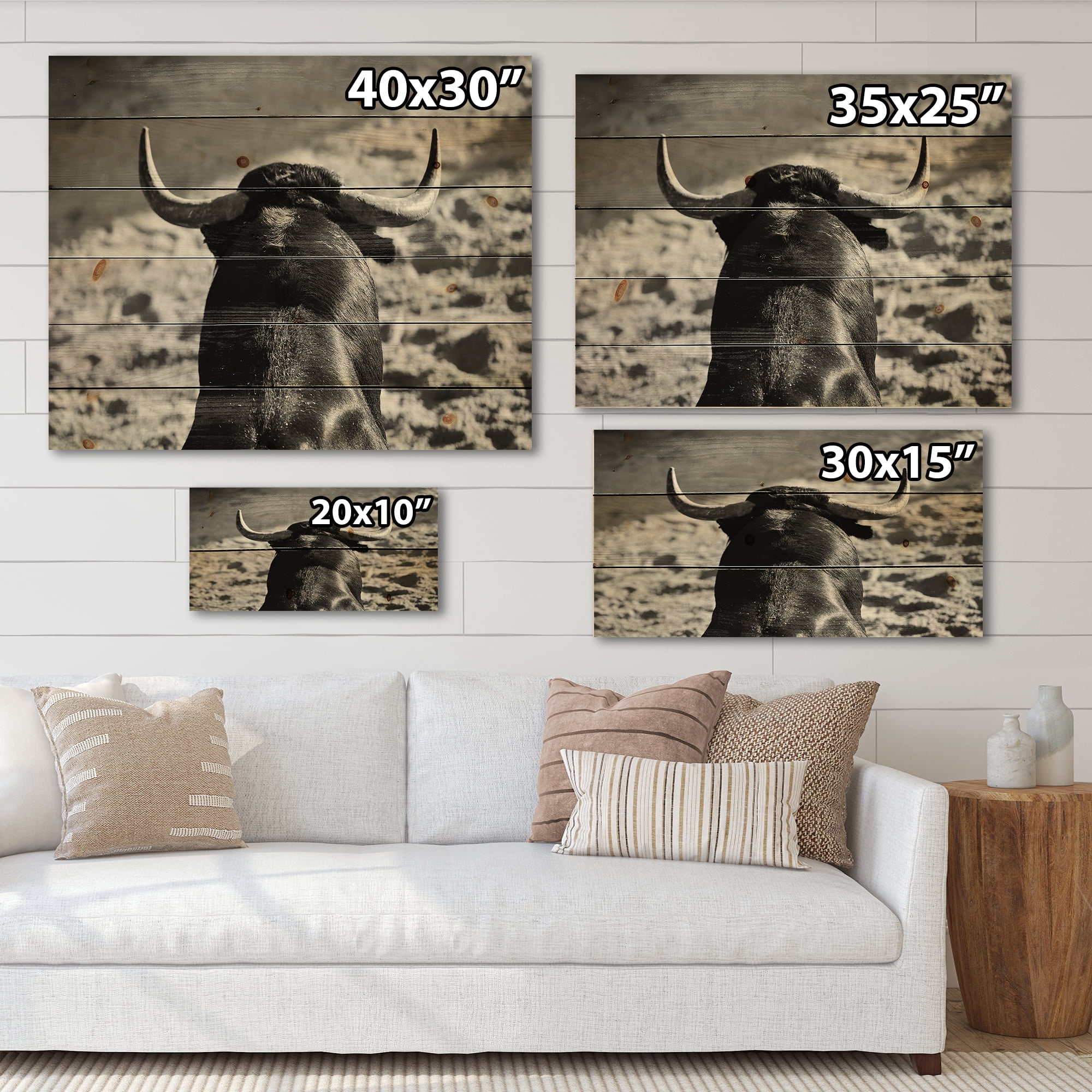 Designart 'Black and White Portrait Of A Spanish Bull II' Farmhouse Print on Natural Pine Wood