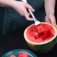 thumbnail image 1 of Rebanadora de tenedor de sandía de acero inoxidable, tenedor de ensalada de fruta de sandía, talla de fruta, rebanadora de melón, pelador para frutas y verduras ShuxiuWang 8390606631763, 1 of 1