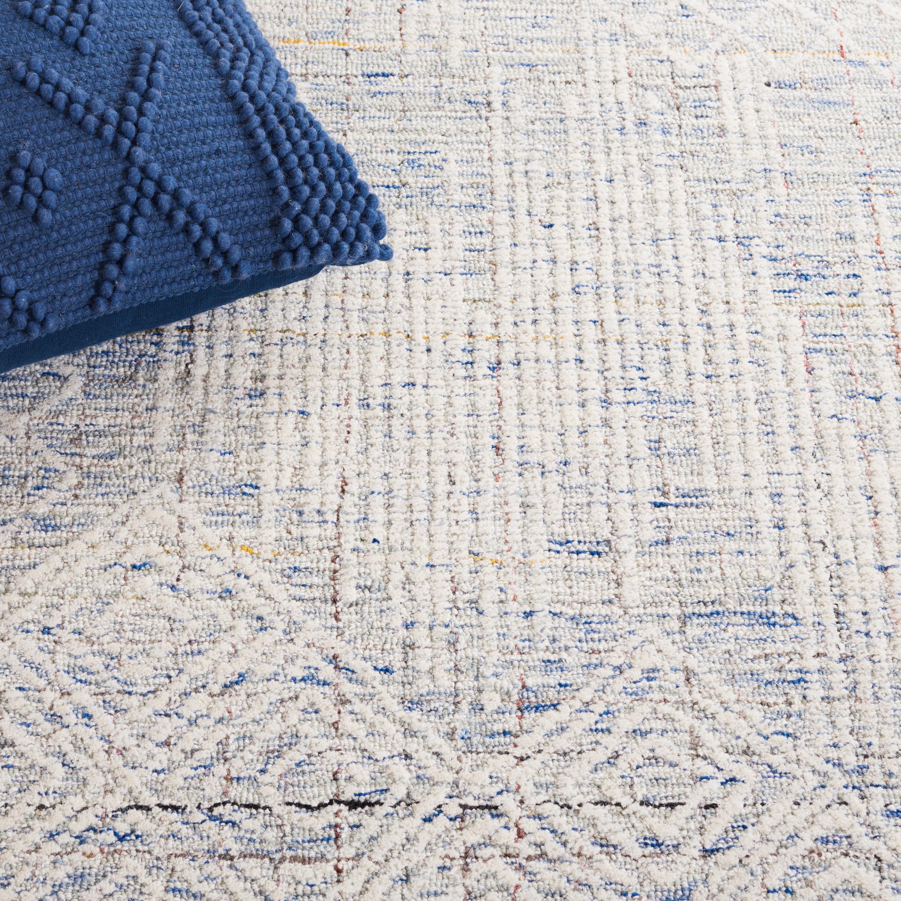 SAFAVIEH Metro Issam Diamond Area Rug, Blue/Ivory, 3' x 5'