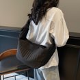 thumbnail image 4 of Bolso plisado de nicho para mujer, versión coreana, novedad de 2025, bolso de nube de un solo hombro a la moda que combina con todo, bolso cruzado tipo dumpling para viajes diarios., 4 of 5