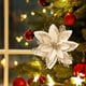 thumbnail image 4 of 15 piezas de flores para árbol de Navidad, decoraciones de flores artificiales con brillo plateado para adornos de árbol de Navidad y corona, 4 of 5