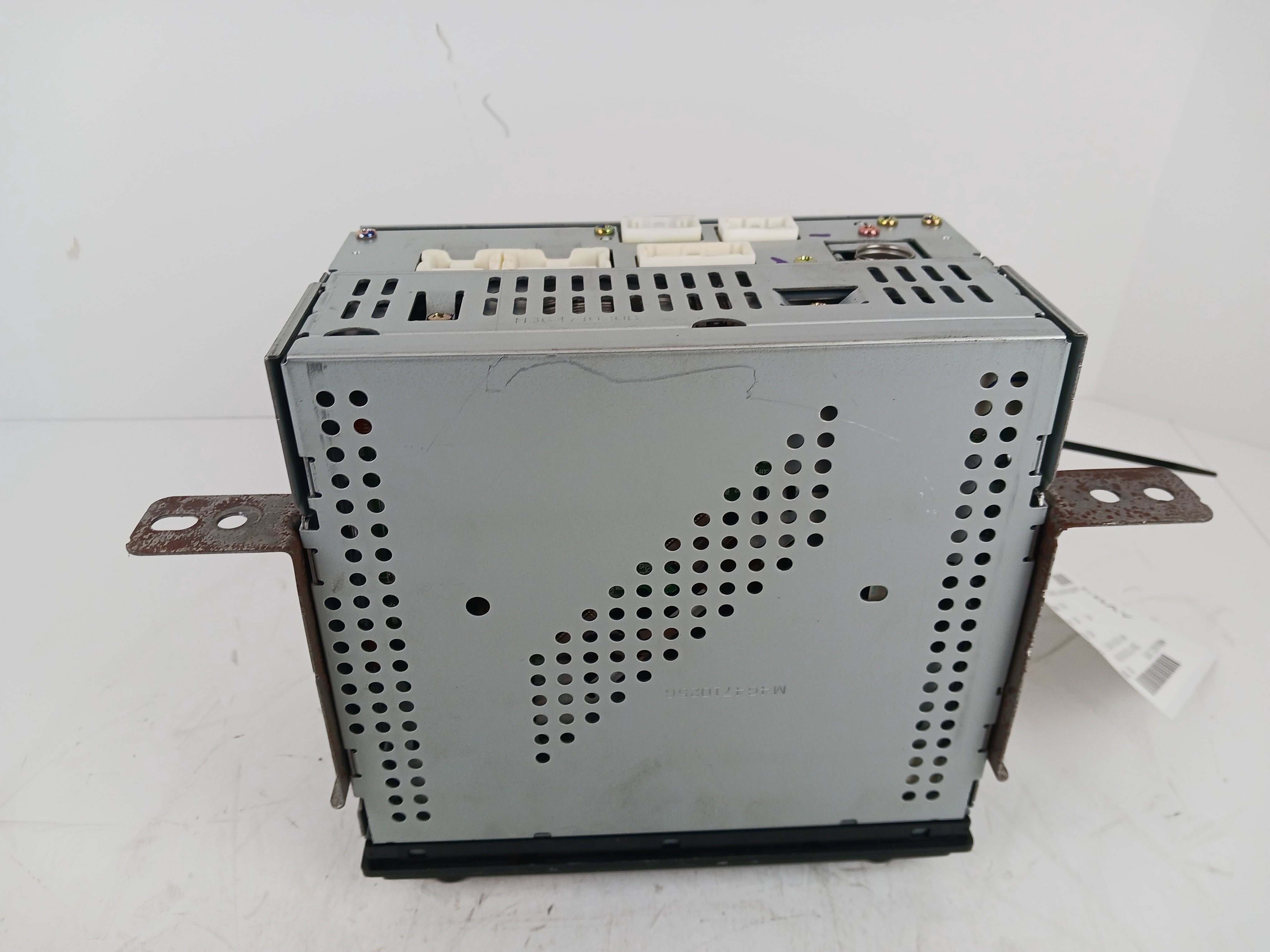Pre-Owned 05 06 07 Nissan Pathfinder AM FM 6CD Radio Receiver OEM - Verify Specific Vehicle Fitment In Description - (Good)