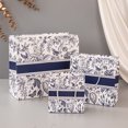thumbnail image 3 of Set de bolsas de regalo con estampado floral vintage azul, paquete de 3, 3 of 3