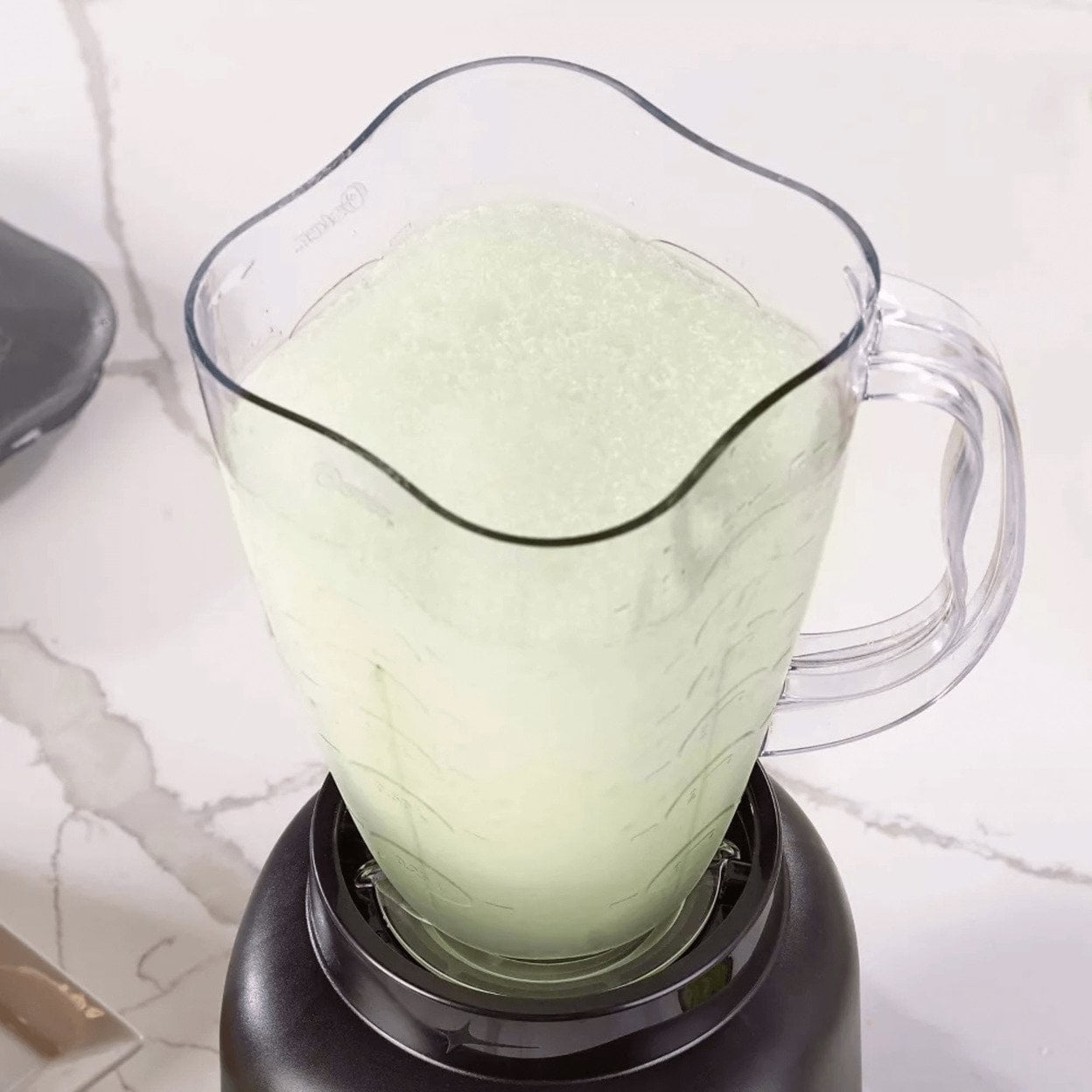 Oster 6 Cup 5 Speed 700 Watt Plastic Jar Easy to Use Blender in Black