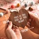 thumbnail image 2 of Placas motivacionales - Sé fuerte ahora porque las cosas mejorarán Letrero de madera con forma de corazón - Regalo inspirador sentimental para animar a las mujeres - Regalo de amistad del Reino Unido, 2 of 5