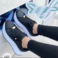 thumbnail image 1 of Nuevas zapatillas de deporte de suela gruesa para mujer de talla grande con tiras delanteras, zapatos blancos de corte bajo, zapatos deportivos casuales individuales, 1 of 6
