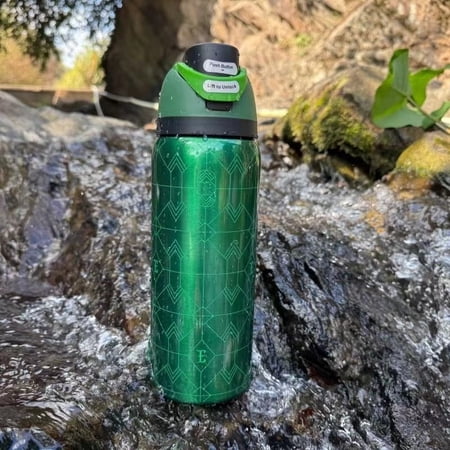 304 stainless steel outdoor sports water bottle, food-grade material ensures safety It is portable and leak-proof, suitable for daily outings, mountain climbing, fitness and other occasions