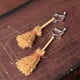 thumbnail image 2 of Un par de pendientes de escoba de bruja, divertidos clips para las orejas de Halloween, pendientes sin orejas tejidos a mano naturales para mujeres y niñas, 2 of 5