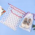 thumbnail image 1 of Bolsa con cordón de oso de dibujos animados esmerilado, toalla de cara, toalla de baño, bolsa de almacenamiento de viaje con cordón, 1 of 6