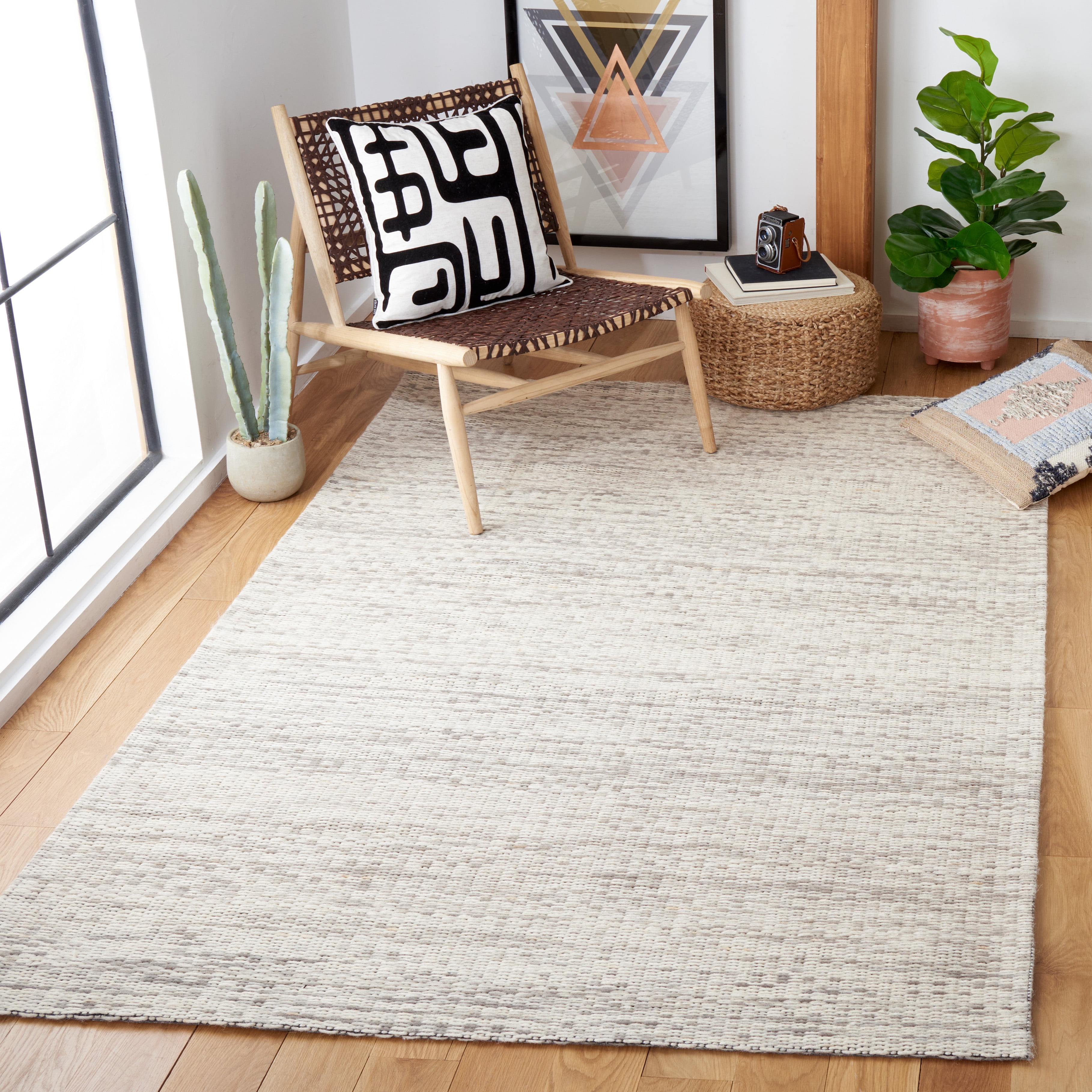 SAFAVIEH Marbella Taegan Distressed Area Rug, Grey/Beige, 3' x 5'