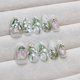 thumbnail image 2 of Kit de uñas postizas Press On Wuhetyo de 24 piezas con diseño floral 3D y perlas, 2 of 7
