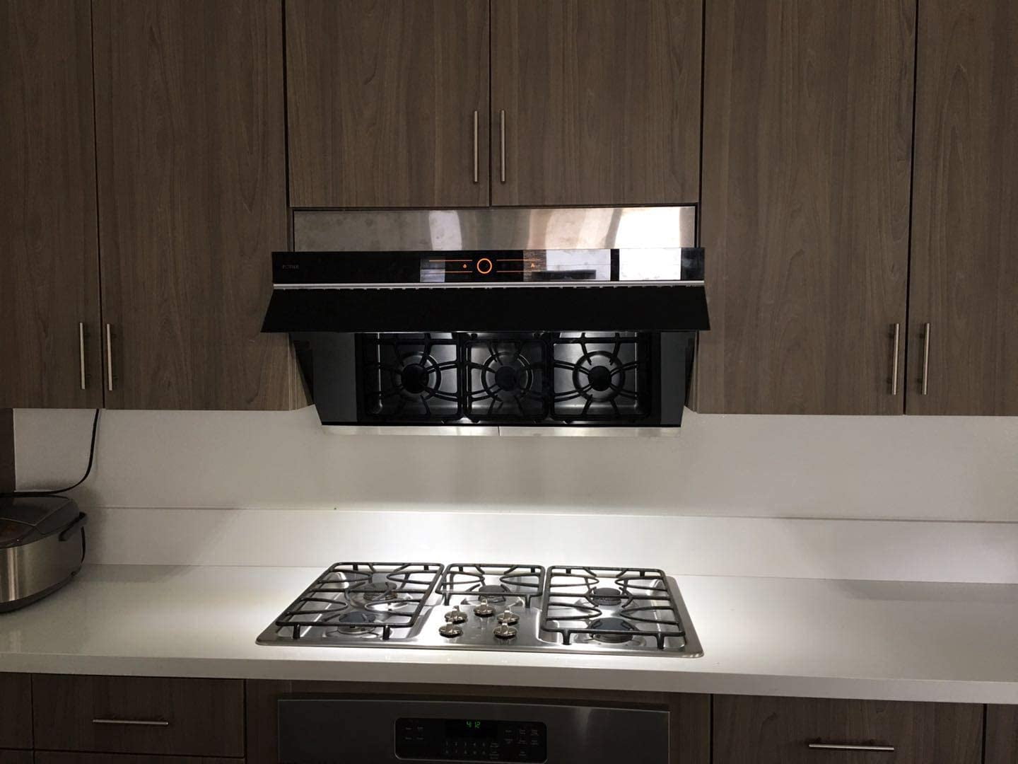 FOTILE JQG9001 36" 850 CFM Under Cabinet or Wall Mount Range Hood with 2 LED lights and Touchscreen in Onyx Black Tempered Glass