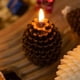 thumbnail image 5 of Hogar y cocina, Decoración del hogar, Decoración navideña, Vela de piña marrón navideña, Decoración navideña para mesa, ventana, chimenea, adornos, Vela perfumada para el hogar, Candelabro, Candelabro, 5 of 6