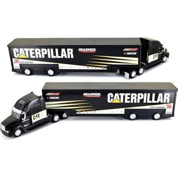 Lionel Racing Ryan Newman Caterpillar 2017 NASCAR 164 Scale Truck