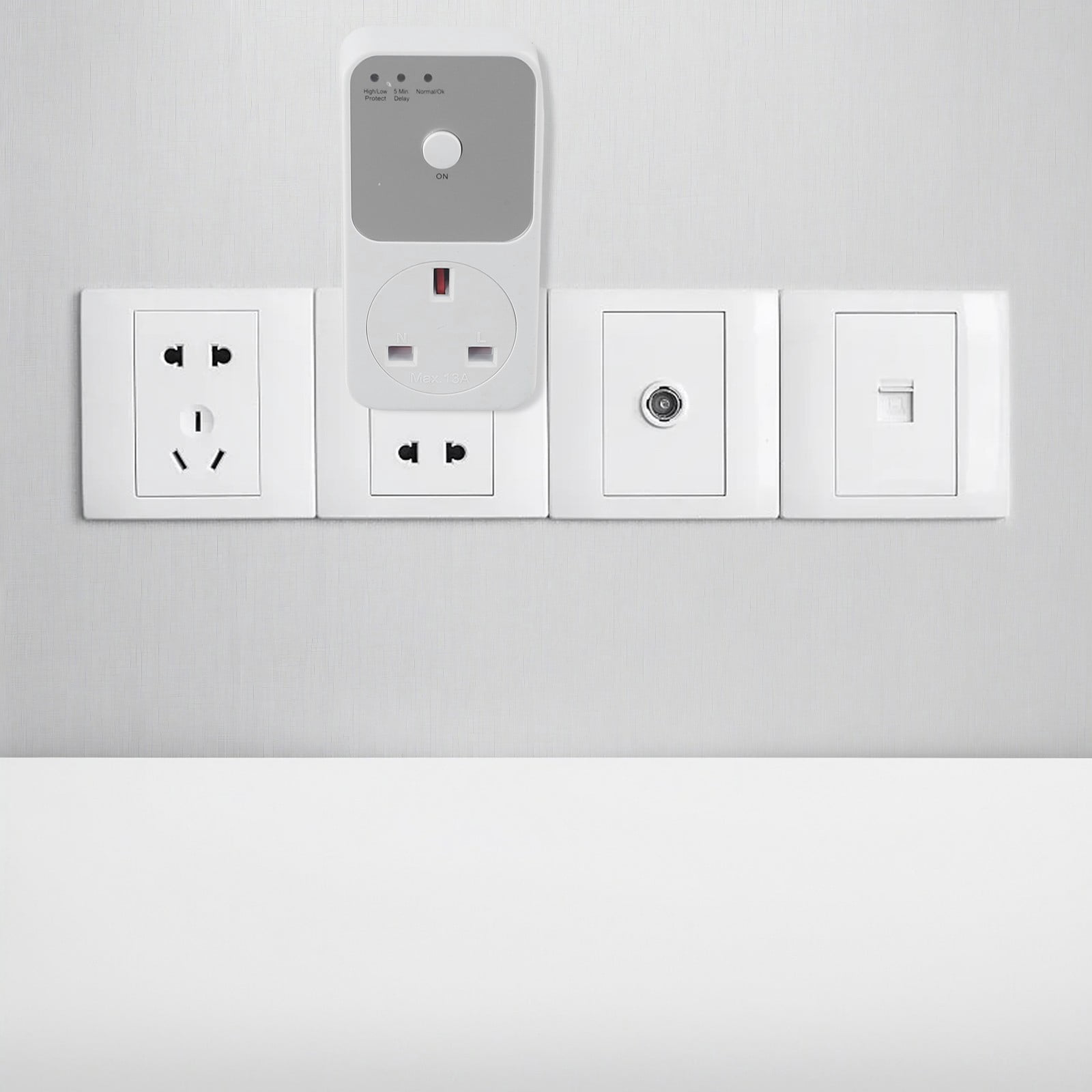 Automatic Refrigerator Voltage Protector Socket Switch Power Surge Protection
