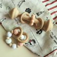 thumbnail image 3 of Juego de 3 pulseras de dentición para bebés recién nacidos, chupete de alce de ganchillo, cuentas de madera, sonajero, mordedor, juguetes de lactancia., 3 of 5